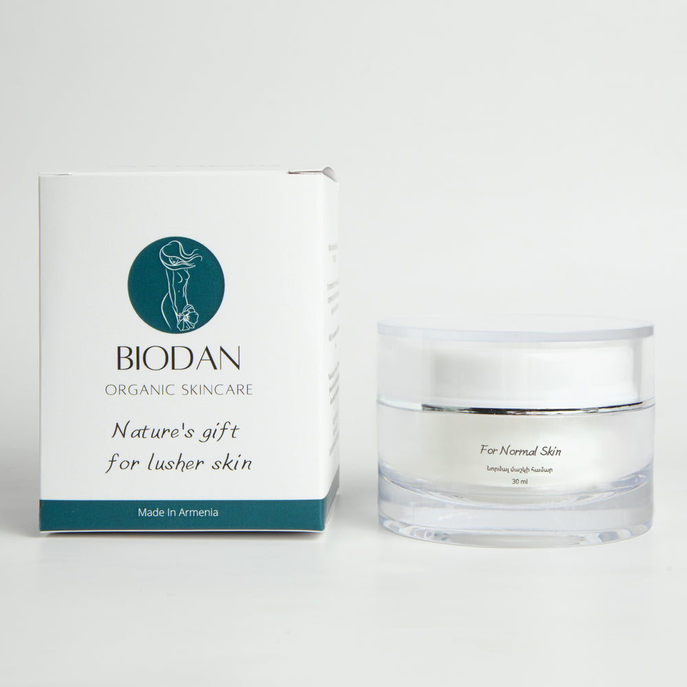 Daily face moisturizer with sunscreen SPF 30 for normal, healthy skin