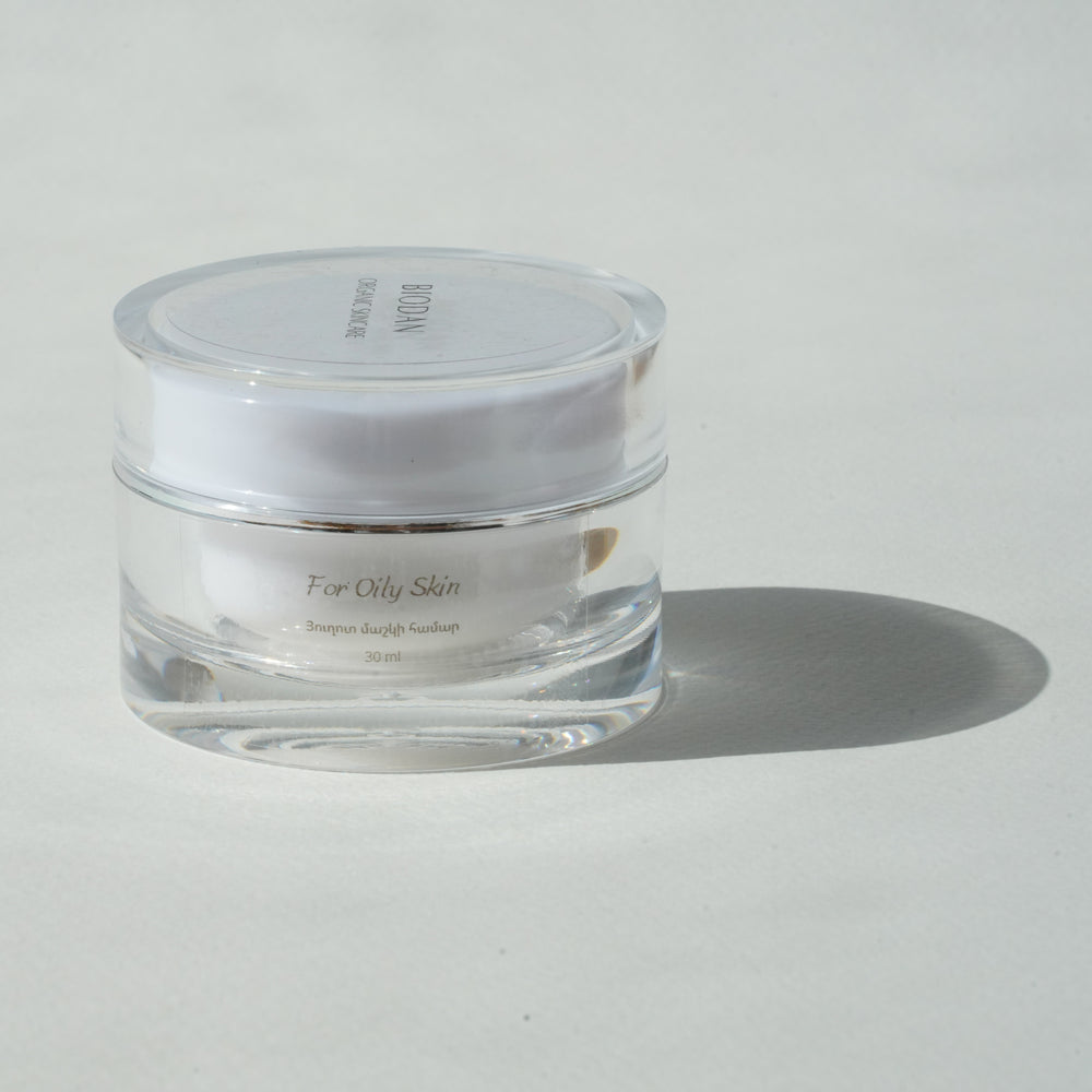Natural hypoallergenic ceramide moisturizer for acne-prone, sensitive oily skin